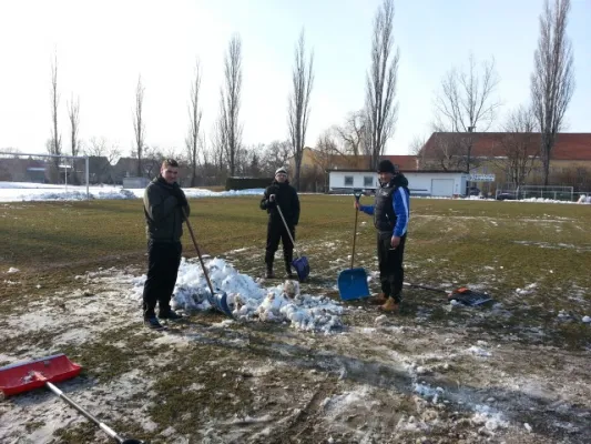 Sondertraining Schneeschieben