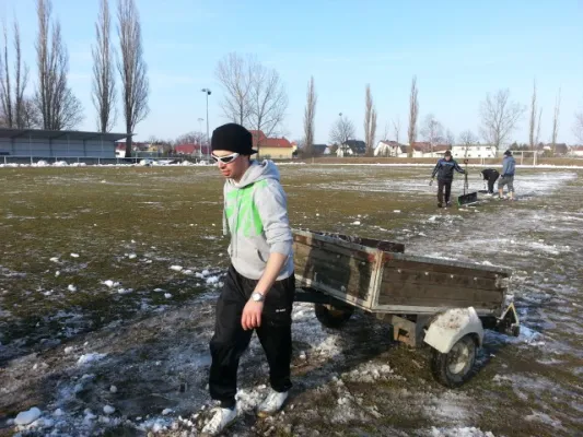 Sondertraining Schneeschieben